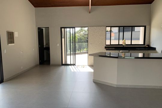 Cozinha de casa de condomínio para alugar com 3 quartos, 380m² em Aruã, Mogi das Cruzes