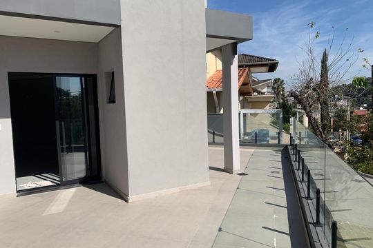 Varanda de casa de condomínio para alugar com 3 quartos, 380m² em Aruã, Mogi das Cruzes
