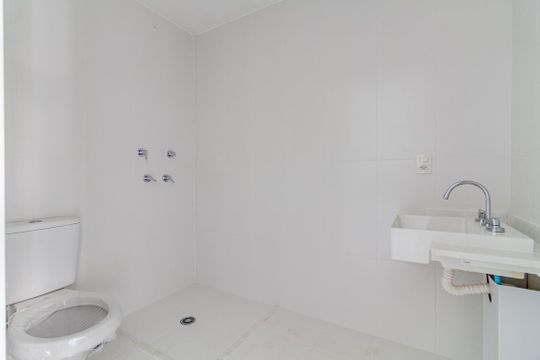 Banheiro de kitnet/studio à venda com 1 quarto, 23m² em Perdizes, São Paulo