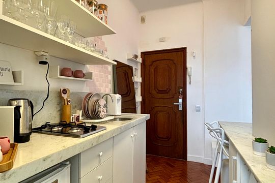Cozinha  de apartamento para alugar com 1 quarto, 27m² em Jardim Botânico, Rio de Janeiro