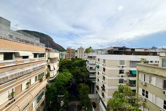 Sala - vista de apartamento para alugar com 1 quarto, 27m² em Jardim Botânico, Rio de Janeiro