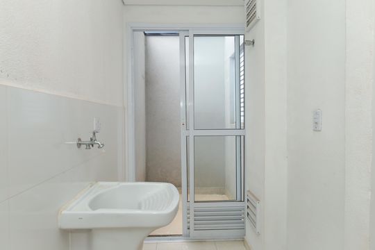 Área de Serviço de apartamento para alugar com 2 quartos, 47m² em Vila Carmosina, São Paulo