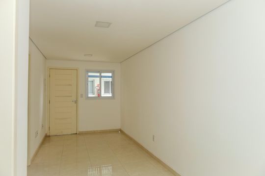 Sala de apartamento à venda com 2 quartos, 47m² em Vila Carmosina, São Paulo