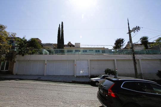Fachada de casa à venda com 5 quartos, 540m² em São Bento, Belo Horizonte