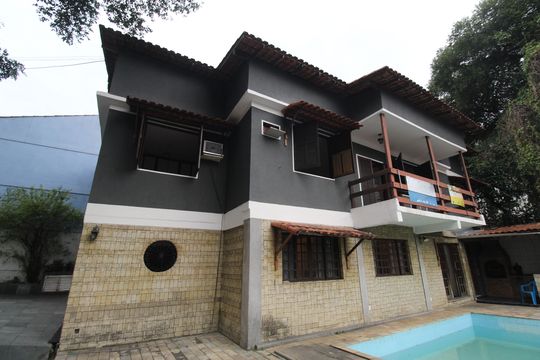 Frente da casa de casa de condomínio à venda com 5 quartos, 290m² em Freguesia (Jacarepaguá), Rio de Janeiro