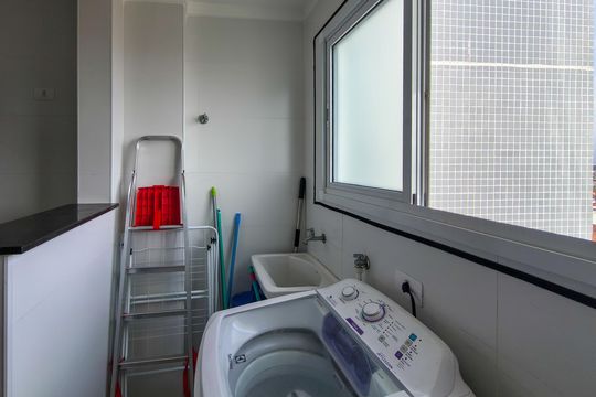 Área de Serviço de apartamento para alugar com 2 quartos, 77m² em Maracanã, Praia Grande
