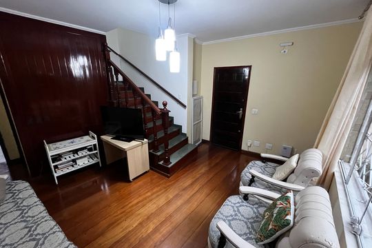 Casa à venda com 3 quartos, 177m² em Jardim Primavera, São Paulo