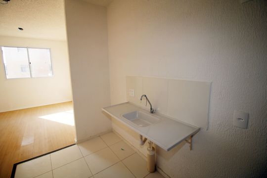 Cozinha de apartamento para alugar com 2 quartos, 41m² em Brás de Pina, Rio de Janeiro