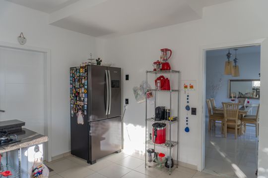 Cozinha de casa de condomínio para alugar com 3 quartos, 360m² em Loteamento Villa Branca, Jacareí