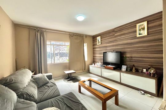 Sala de casa à venda com 4 quartos, 160m² em Planalto Paulista, São Paulo