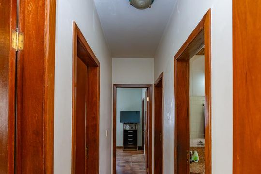 Corredor de apartamento à venda com 4 quartos, 99m² em Alto Caiçaras, Belo Horizonte