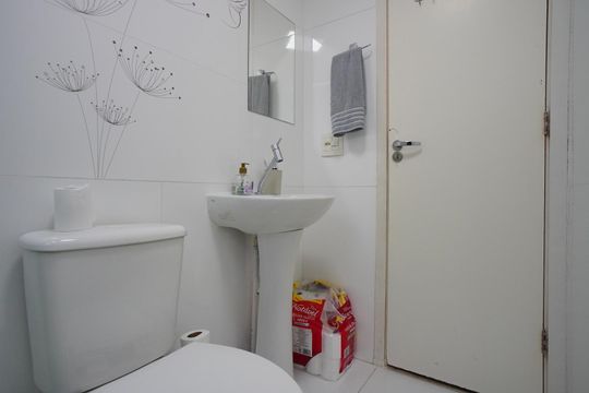 Banheiro da Suíte de apartamento à venda com 3 quartos, 64m² em Sarandi, Porto Alegre