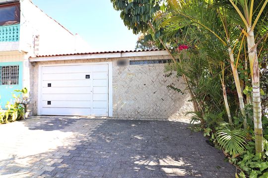 Fachada de casa à venda com 2 quartos, 220m² em Bairro dos Casa, São Bernardo do Campo