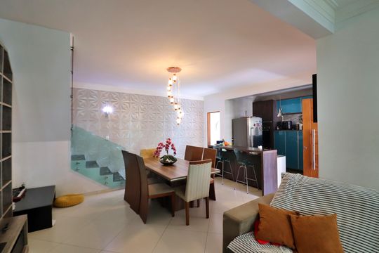 Sala de casa à venda com 2 quartos, 220m² em Bairro dos Casa, São Bernardo do Campo