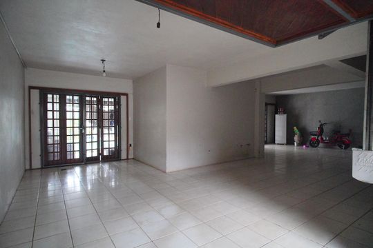 garagem de casa à venda com 3 quartos, 320m² em Fazenda São Borja, São Leopoldo
