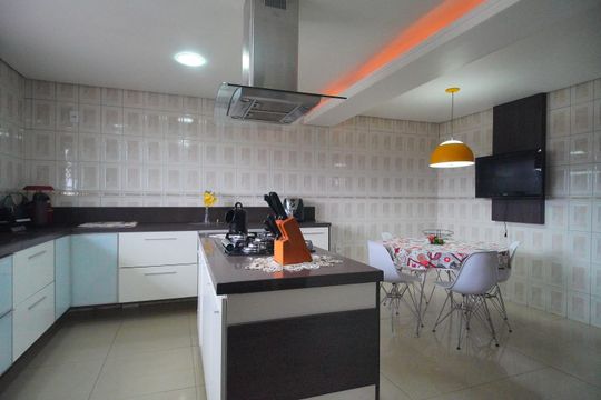 Cozinha de casa à venda com 3 quartos, 320m² em Fazenda São Borja, São Leopoldo
