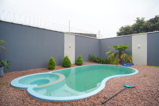 Piscina de casa à venda com 3 quartos, 320m² em Fazenda São Borja, São Leopoldo