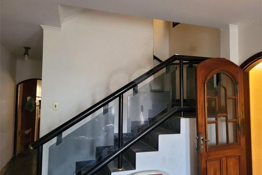 Casa à venda com 3 quartos, 220m² em Utinga, Santo André