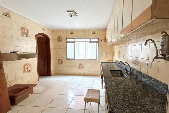 Casa à venda com 4 quartos, 256m² em Água Rasa, São Paulo
