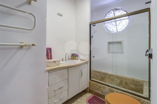 Casa à venda com 3 quartos, 335m² em Campo Belo, São Paulo