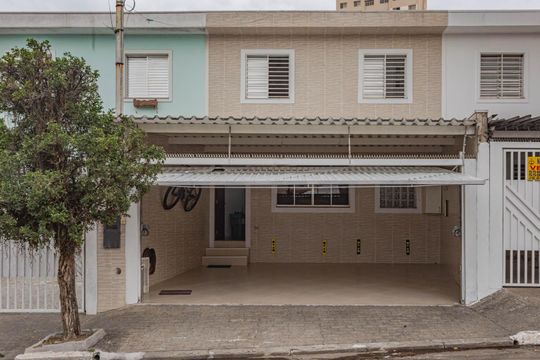Garagem de casa à venda com 3 quartos, 110m² em Sacomã, São Paulo