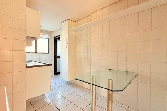Cozinha de apartamento à venda com 3 quartos, 103m² em Petrópolis, Porto Alegre