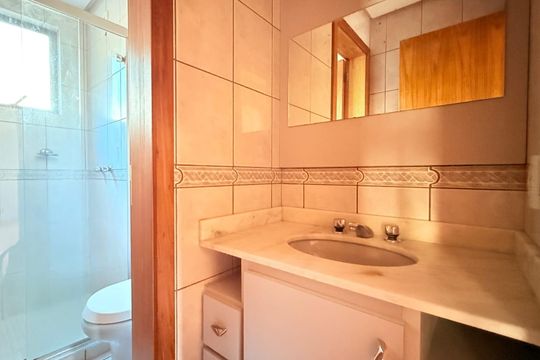 Banheiro 2 de apartamento à venda com 3 quartos, 103m² em Petrópolis, Porto Alegre