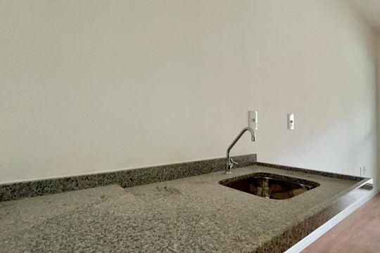 Cozinha de kitnet/studio para alugar com 1 quarto, 30m² em Cerqueira César, São Paulo