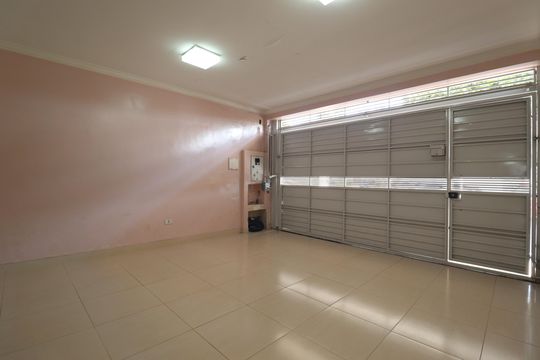 Garagem de casa à venda com 3 quartos, 180m² em Jardim Ana Maria, Santo André