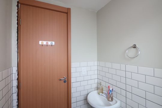 Banheiro de apartamento para alugar com 2 quartos, 44m² em Estância Velha, Canoas