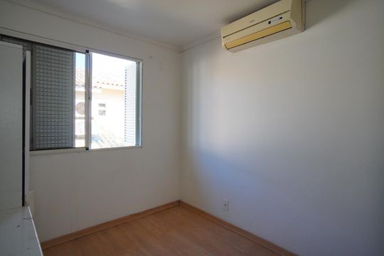 Quarto 2 - Segundo Andar de casa de condomínio à venda com 3 quartos, 72m² em Sarandi, Porto Alegre