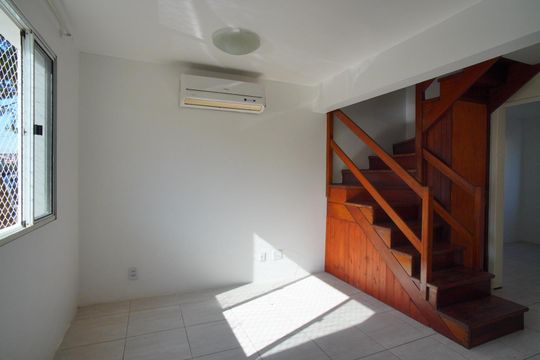 Sala de casa de condomínio à venda com 3 quartos, 72m² em Sarandi, Porto Alegre