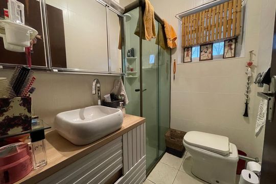 Banheiro de casa à venda com 3 quartos, 165m² em Parque Continental, São Paulo