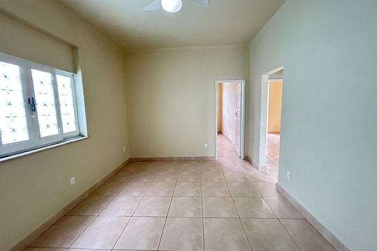 Sala de apartamento para alugar com 2 quartos, 60m² em Bento Ribeiro, Rio de Janeiro