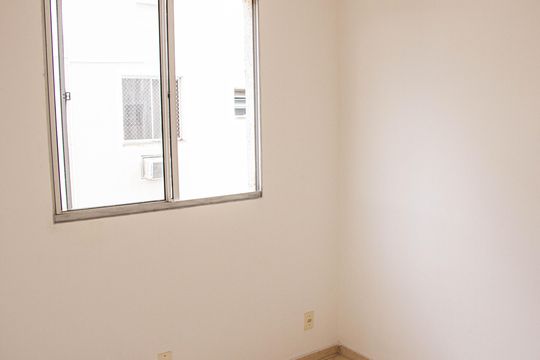 Quarto 2 de apartamento para alugar com 2 quartos, 40m² em Campo Grande, Rio de Janeiro