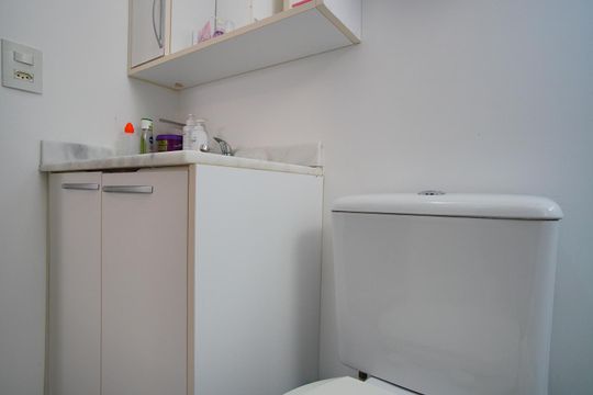 Banheiro da Suíte de apartamento à venda com 3 quartos, 69m² em Morro Santana, Porto Alegre