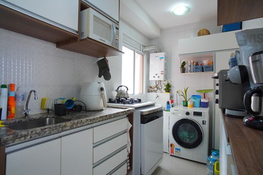 Cozinha de apartamento à venda com 3 quartos, 69m² em Morro Santana, Porto Alegre