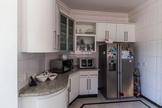 Cozinha de casa de condomínio à venda com 5 quartos, 620m² em Residencial Quatro (alphaville), Santana de Parnaíba