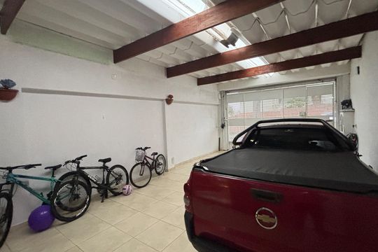 Garagem de casa à venda com 2 quartos, 200m² em Jardim Stella, Santo André