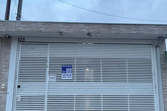 Fachada de casa à venda com 2 quartos, 200m² em Jardim Stella, Santo André