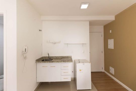 Cozinha de apartamento para alugar com 1 quarto, 28m² em Aclimação, São Paulo