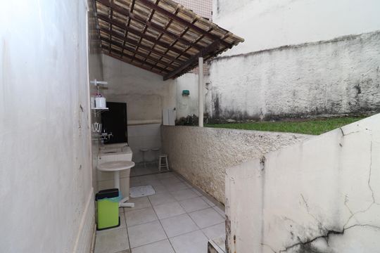 Área de Serviço de casa à venda com 4 quartos, 323m² em Jardim Guanabara, Rio de Janeiro