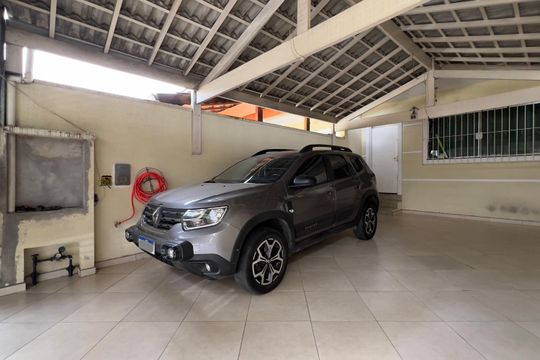 Garagem de casa à venda com 3 quartos, 190m² em Jardim Santa Cecilia, Guarulhos