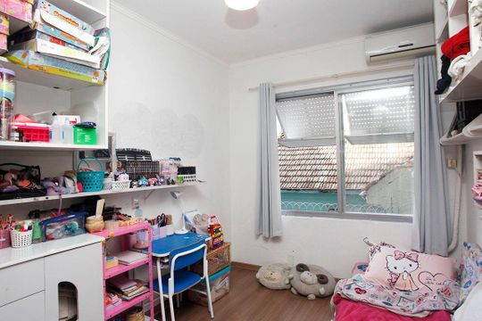 Quarto de apartamento à venda com 1 quarto, 64m² em Centro Histórico, Porto Alegre