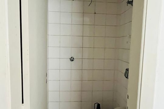 Banheiro de Serviço de apartamento à venda com 3 quartos, 123m² em Conceicao, Campinas