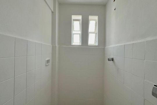 Banheiro de apartamento à venda com 1 quarto, 31m² em Pinheiros, São Paulo