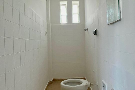 Banheiro de apartamento à venda com 1 quarto, 31m² em Pinheiros, São Paulo
