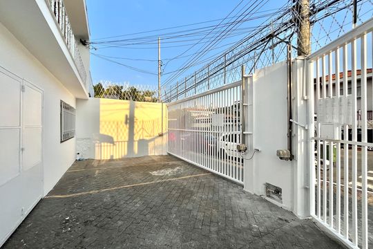 Garagem de casa para alugar com 4 quartos, 287m² em Cidade Vargas, São Paulo