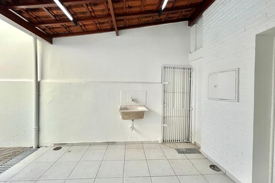 Área de Serviço de casa para alugar com 4 quartos, 287m² em Cidade Vargas, São Paulo