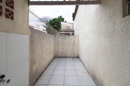 Área de Serviço de casa para alugar com 1 quarto, 63m² em Cavalhada, Porto Alegre